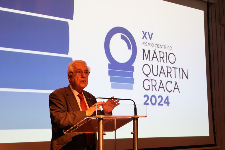 Renata Flaiban Zanete Vence o Prémio Científico Mário Quartin Graça 2024 Renata Flaiban Zanete Vence o Prémio Científico Mário Quartin Graça 2024