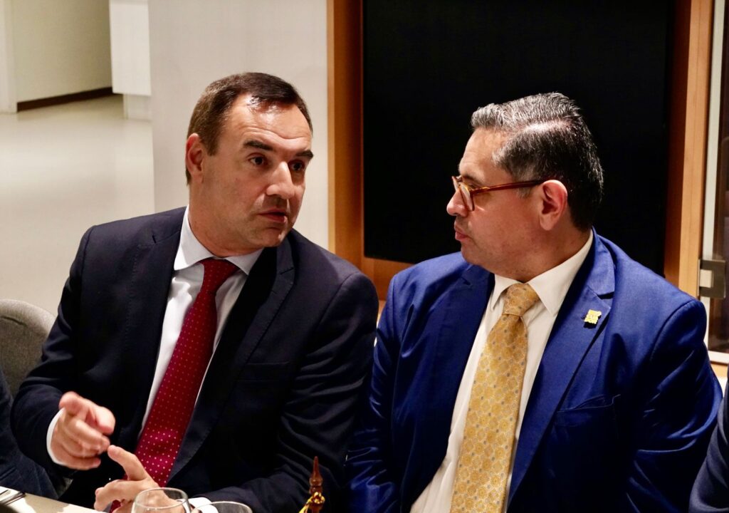 © Embaixada do Equador no Reino Unido e Portugal